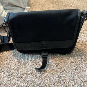 Black Lululemon crossbody bag